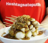 Sate Putih bumbu kacang signature (10 pcs sate putih + bumbu kacang)